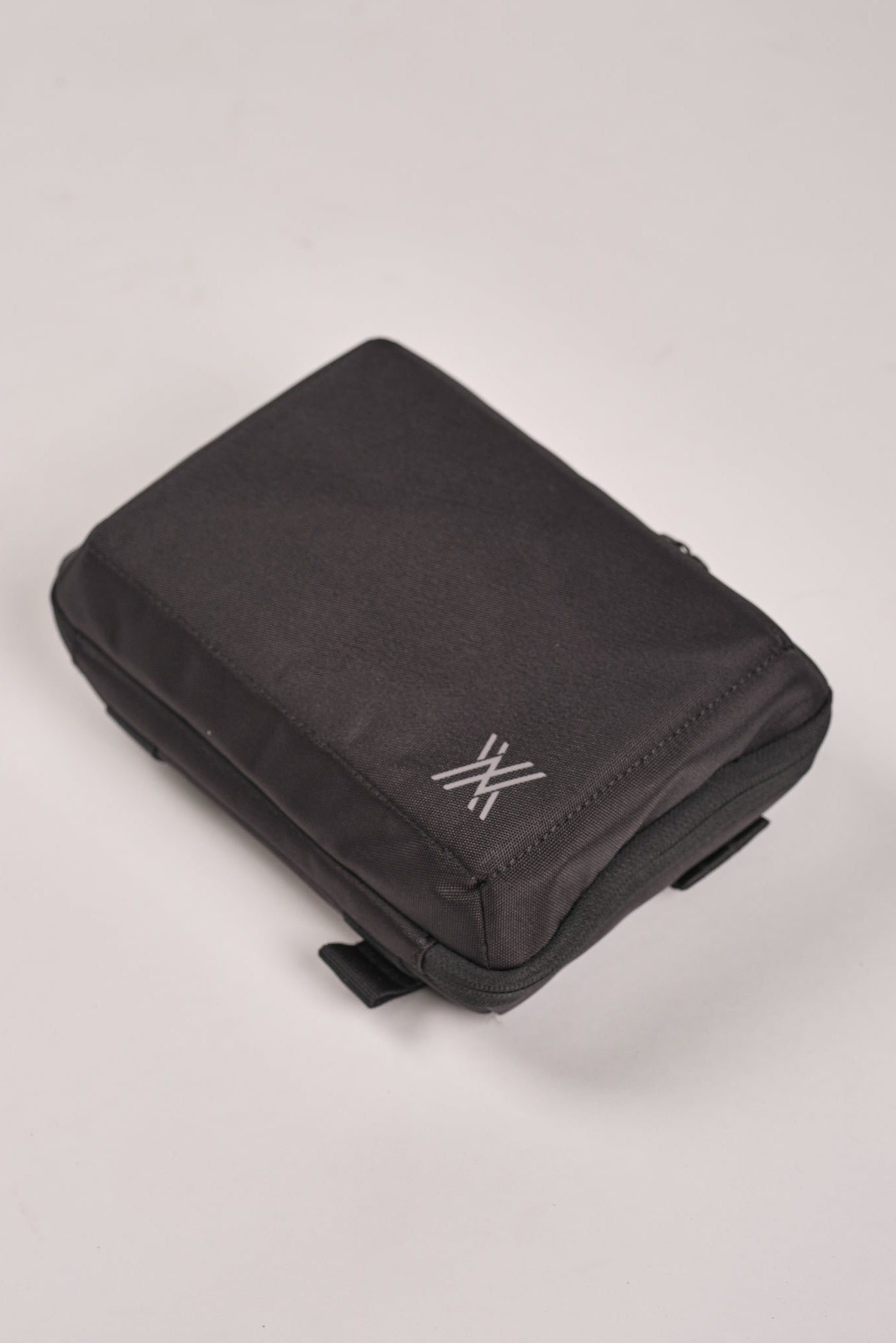 NX.co Essentials Hard Shell Sling
